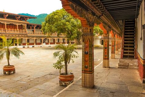 El Templo de la Gran Felicidad: Una joya arquitectónica que te transportará a otra época en Anshun!