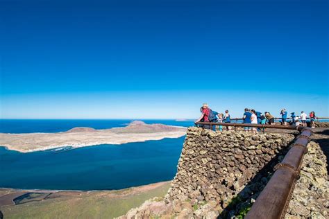 ¡Sumérgete en la historia y belleza natural de El Mirador del Río Blanco en Baise!